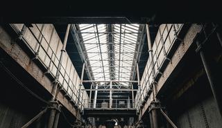 Le toit en shed, de l'usine au loft : lumière, ventilation et rénovation