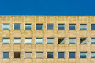 Bureaux vides devenus logements : combien, où et à quelles conditions