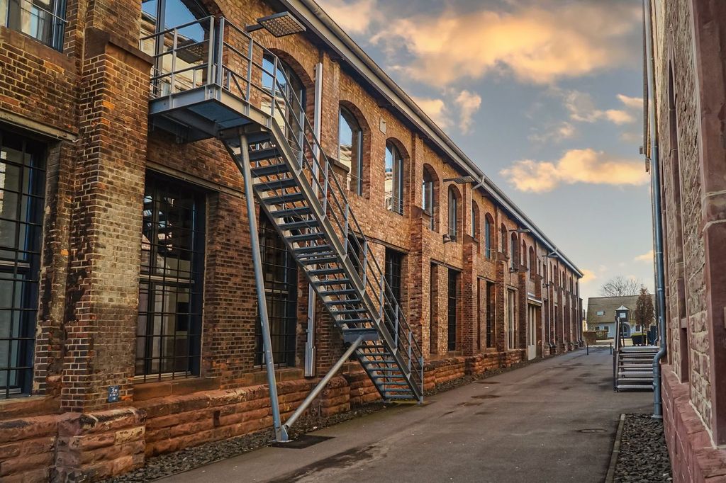 Ancien bâtiment industriel avant transformation.